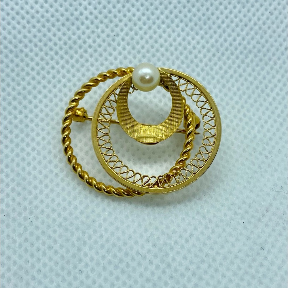 Vintage Geri Open Work Circle Filigree Pearl Brooch Pin, 14k Gold Filled